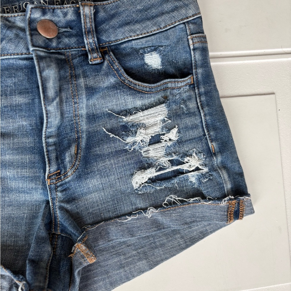 American Eagle Women’s Distressed Denim High Rise Shortie Shorts Size 4 - Picture 3 of 7